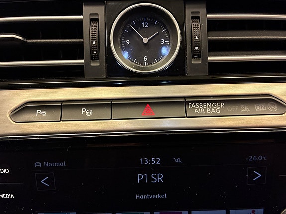 Volkswagen Passat Alltrack 18 of 21