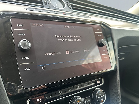 Volkswagen Passat Alltrack 14 of 21