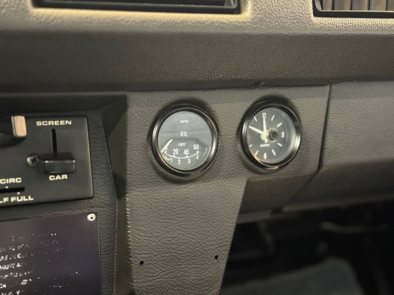 Land Rover Range Rover 15 of 19