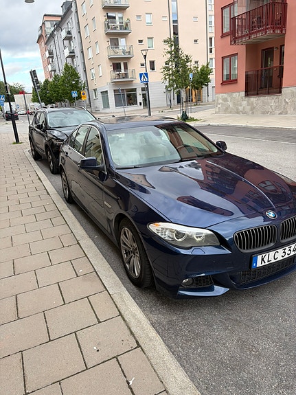 BMW 520d 2 of 5