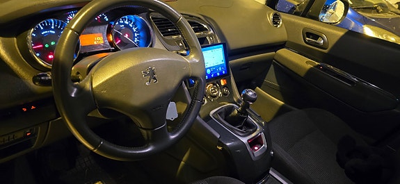 Peugeot 5008 6 of 14