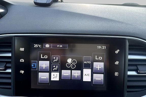 Peugeot 308 SW 14 of 15
