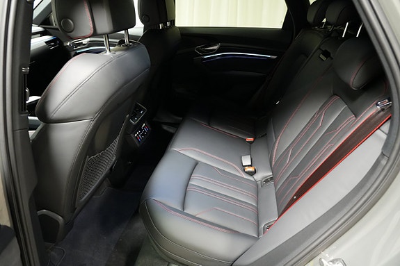 Audi Q8 e-tron 13 of 15