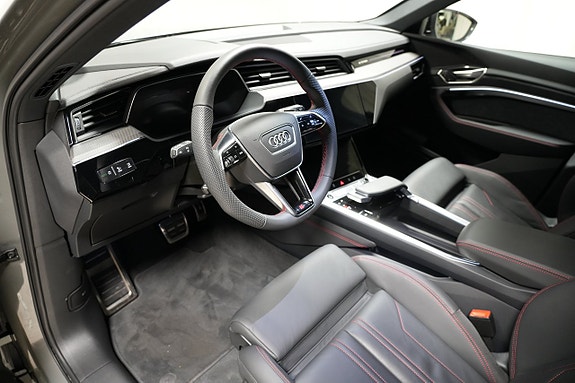 Audi Q8 e-tron 9 of 15