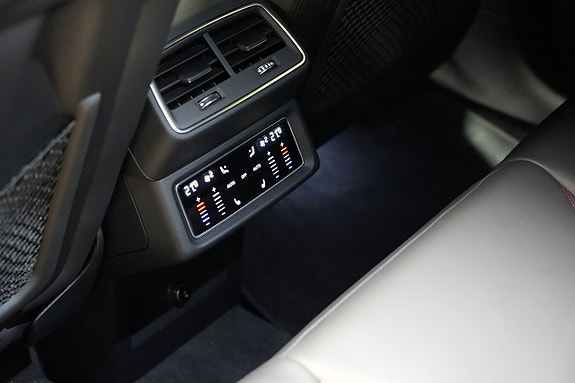 Audi Q8 e-tron 14 of 15