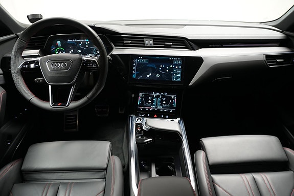 Audi Q8 e-tron 6 of 15