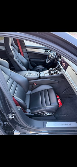 Porsche Panamera 4 3 of 3