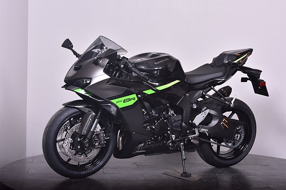 Kawasaki Ninja ZX-6R PERFORMANCE  Beställnings MC Bike Trollhättan 3 of 20