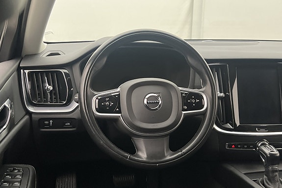 Volvo V60 Cross Country 11 of 27