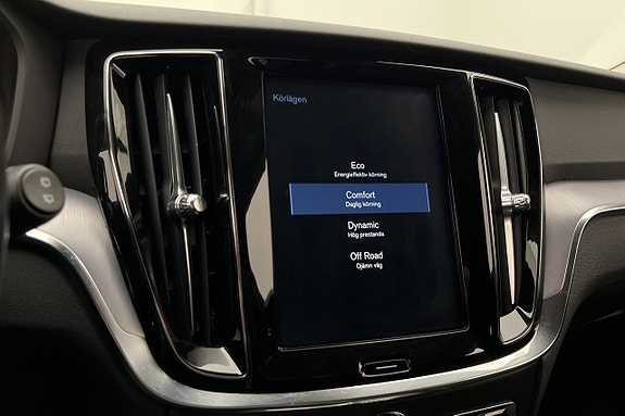 Volvo V60 Cross Country 21 of 27