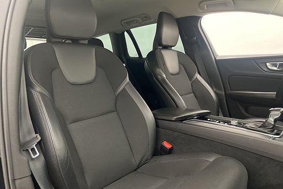 Volvo V60 Cross Country 26 of 27