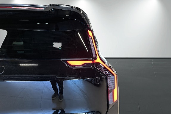 Kia EV9 14 of 30