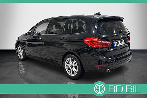 BMW 220d 3 of 5