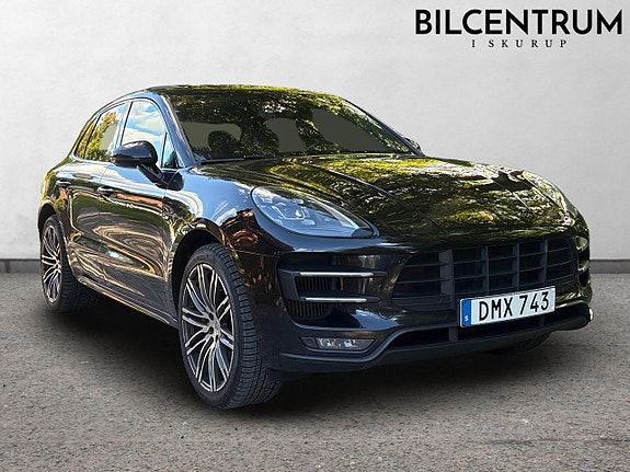 Porsche Macan Turbo 3 of 5