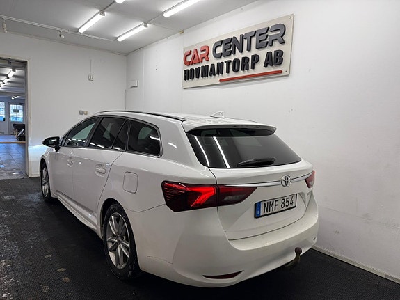 Toyota Avensis 3 of 5