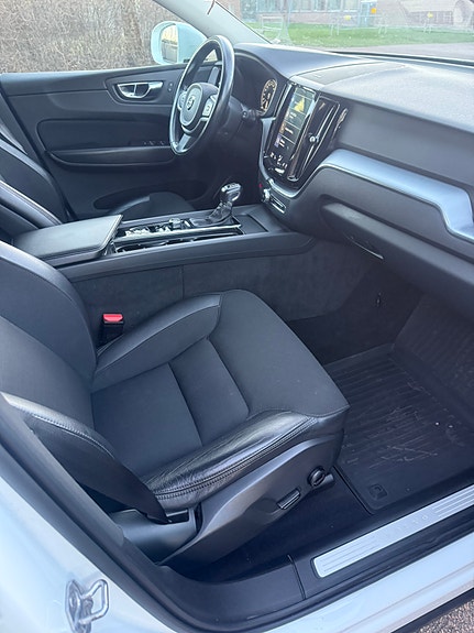 Volvo XC60 6 of 10