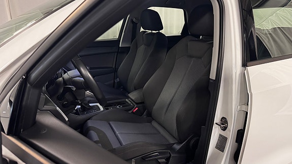Audi Q3 13 of 24