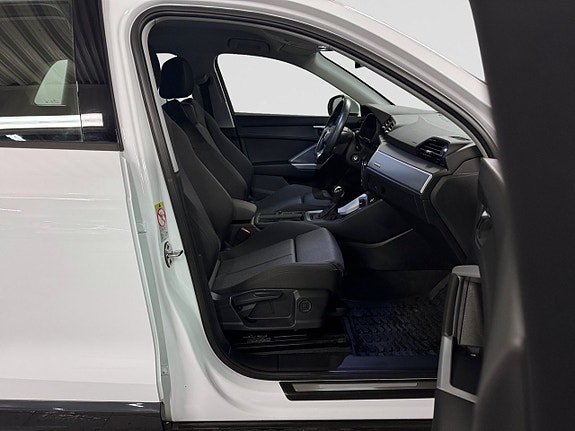 Audi Q3 21 of 23