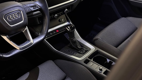 Audi Q3 20 of 24