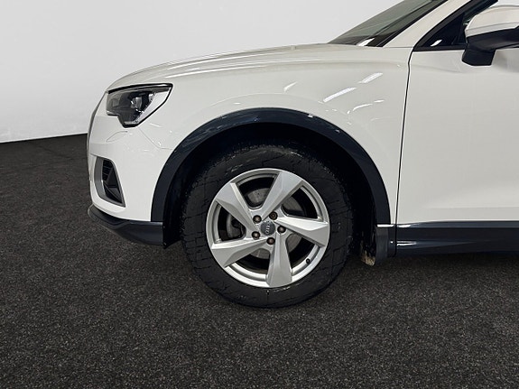 Audi Q3 4 of 5