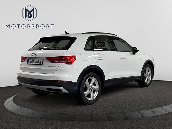 Audi Q3 9 of 23
