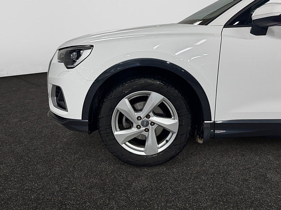 Audi Q3 4 of 23