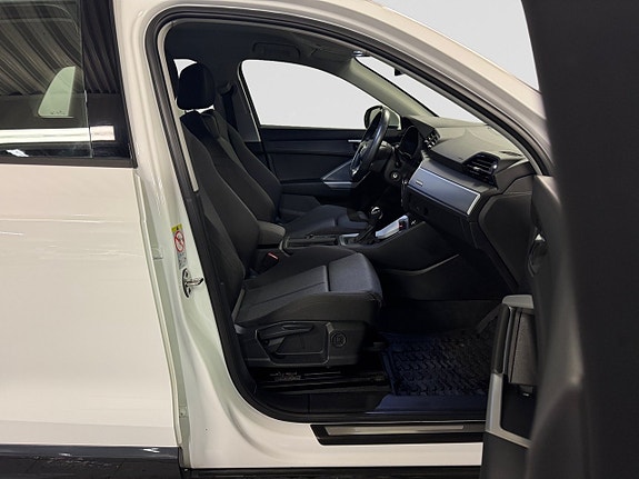 Audi Q3 22 of 24