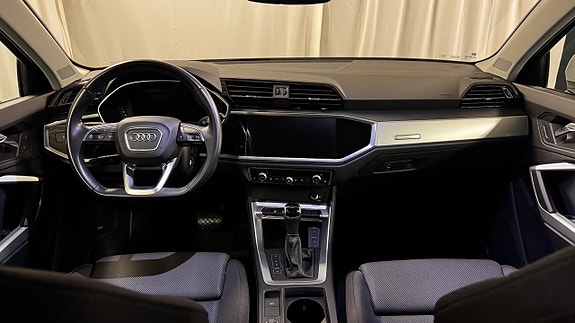 Audi Q3 15 of 24