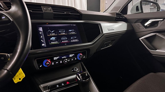 Audi Q3 18 of 23