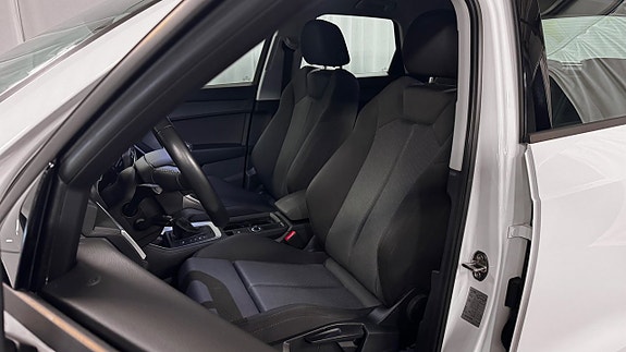 Audi Q3 14 of 23