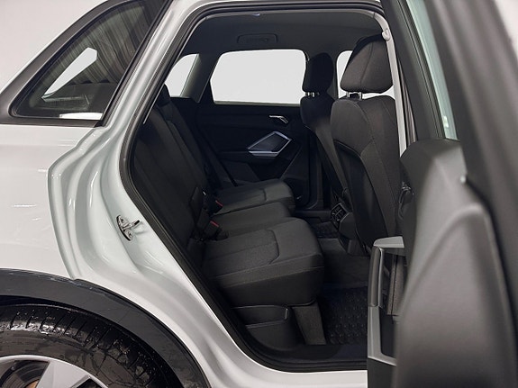 Audi Q3 22 of 23
