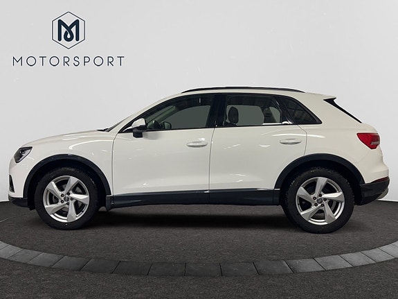 Audi Q3 3 of 5