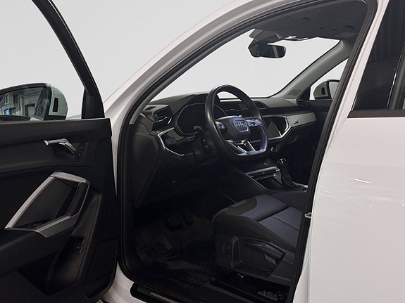 Audi Q3 13 of 23