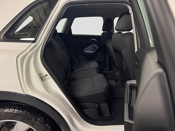 Audi Q3 23 of 24