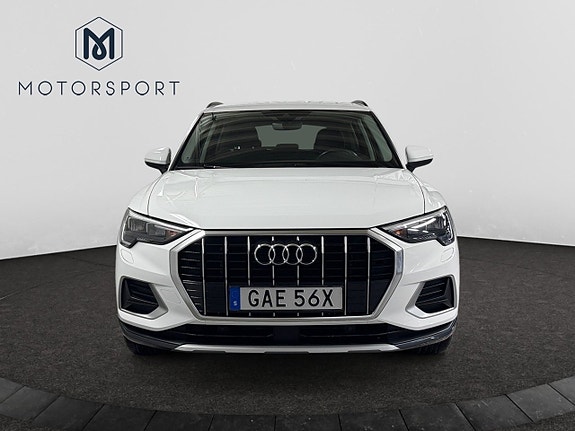 Audi Q3 12 of 23
