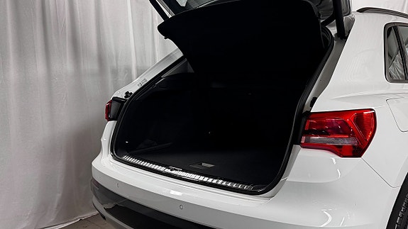 Audi Q3 8 of 23