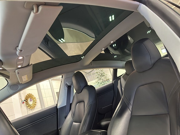 TESLA MODEL 3 - STANDARD RANGE PLUS - ATTELAGE - AUTOPILOT -  261 CV