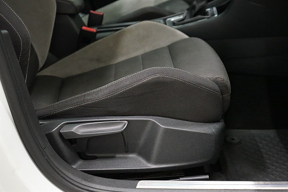 Volkswagen Golf VII 22 of 23