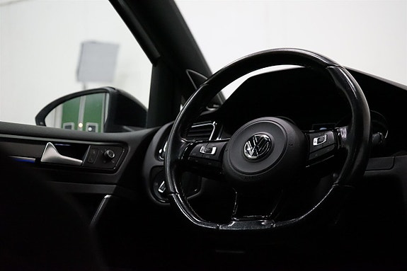 Volkswagen Golf VII 20 of 23