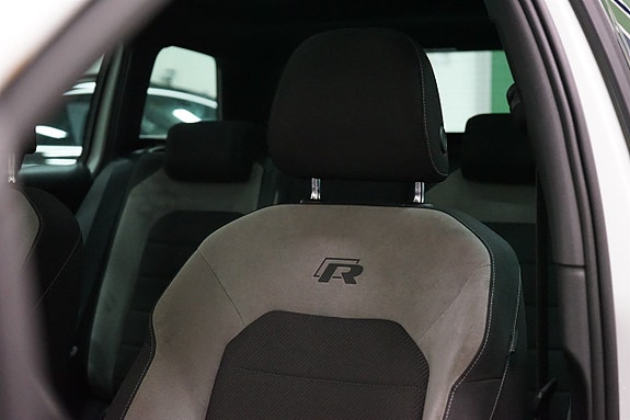 Volkswagen Golf VII 9 of 23