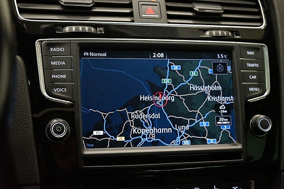 Volkswagen Golf VII 15 of 23
