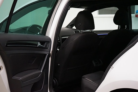 Volkswagen Golf VII 7 of 23