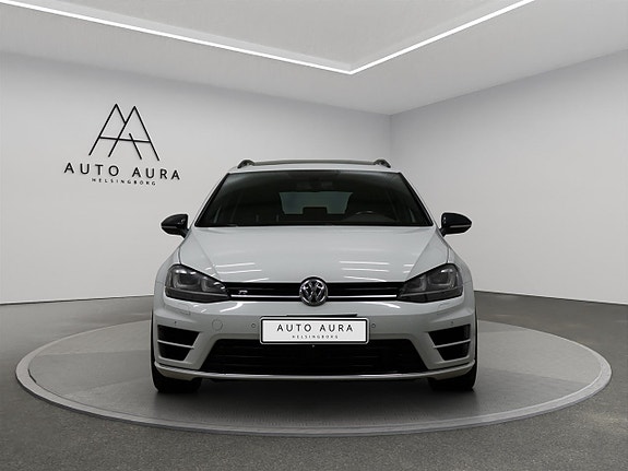 Volkswagen Golf VII 2 of 23