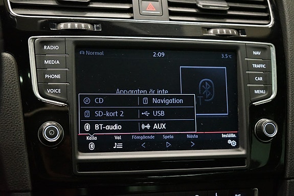 Volkswagen Golf VII 16 of 23