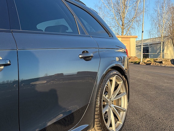 Audi RS4 16 of 27