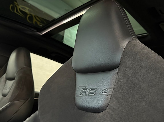 Audi RS4 21 of 27
