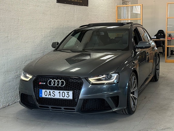 Audi RS4 10 of 27