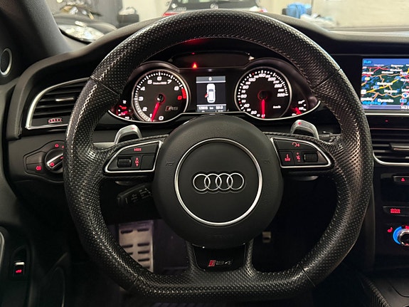 Audi RS4 25 of 27