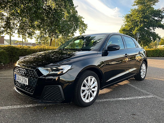 Audi A1 2 of 11