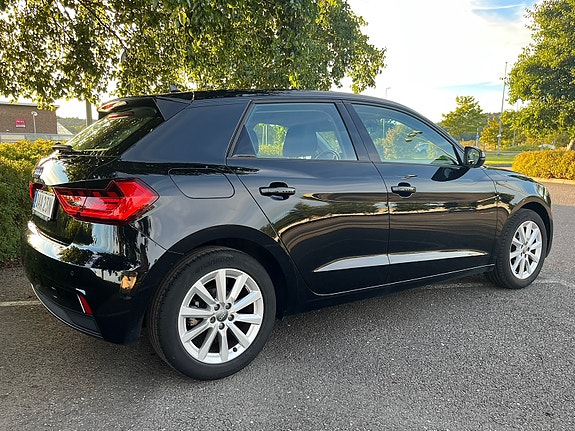 Audi A1 3 of 11